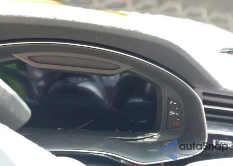 2021 Audi Q8 Premium Plus 55 Tfsi Quattro Tiptronic z USA, uszkodzony, nr VIN WA1EVAF14MD019673